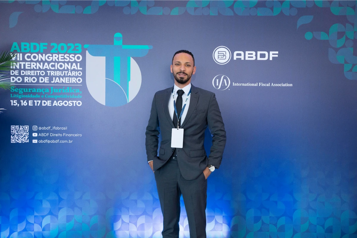 Dr. Abner Guedes Damazone – Advogado especialista em Direito Médico